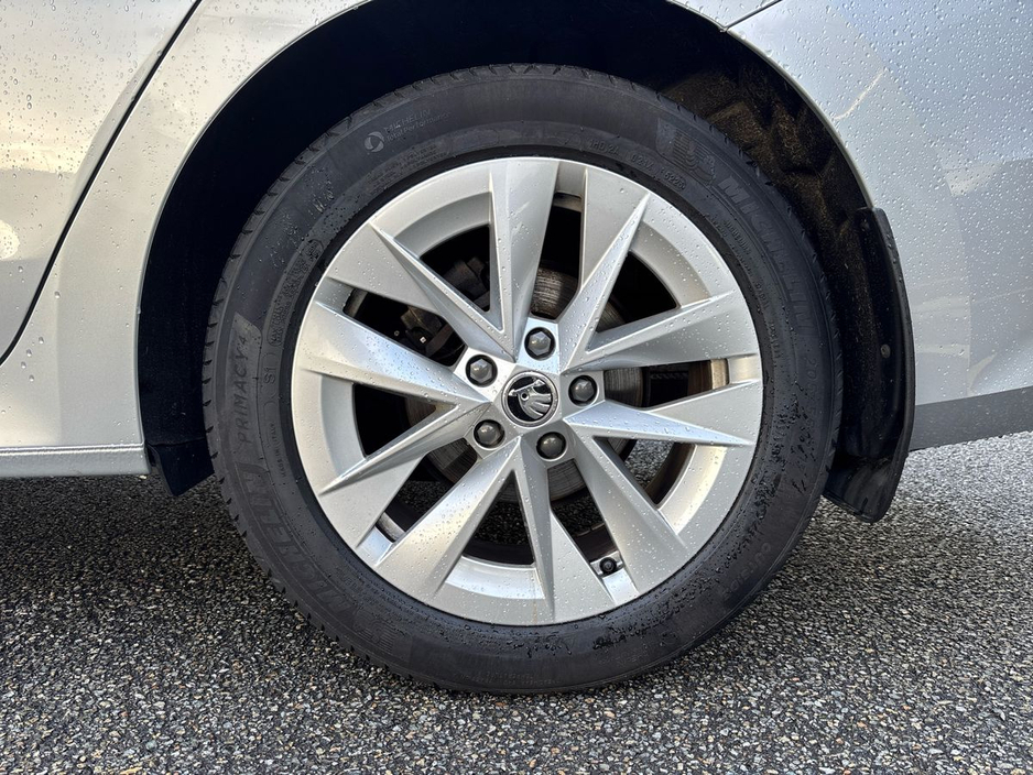 2024 Skoda Octavia - image 5