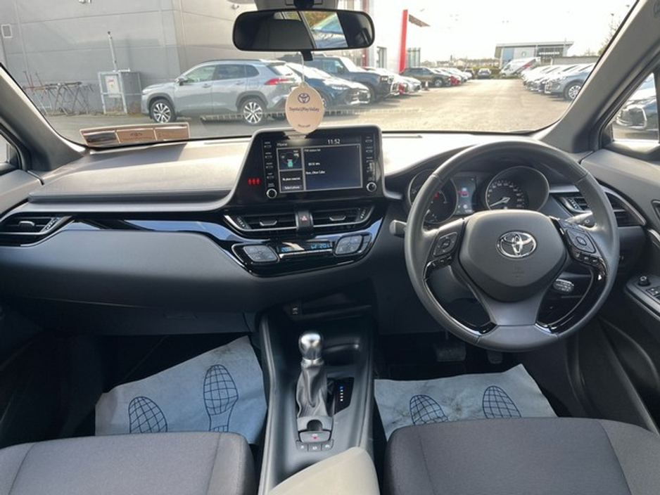 2023 Toyota C-HR - image 8