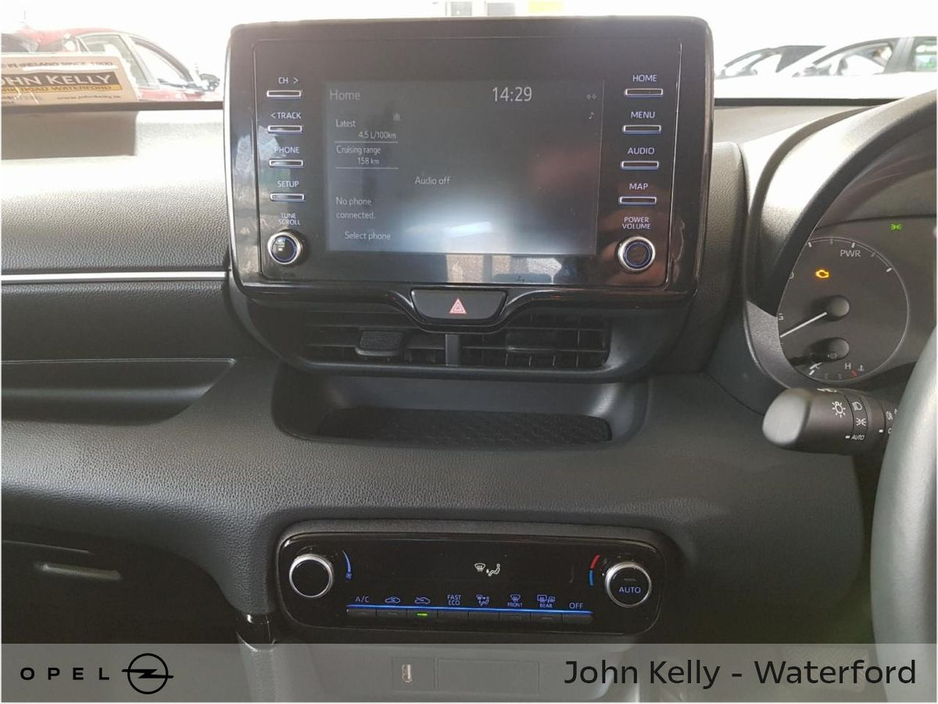 2023 Toyota Yaris HYBRID 1.5 ICON HEV CVT €19,995