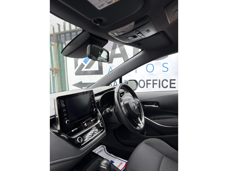 2020 Toyota Corolla - image 18