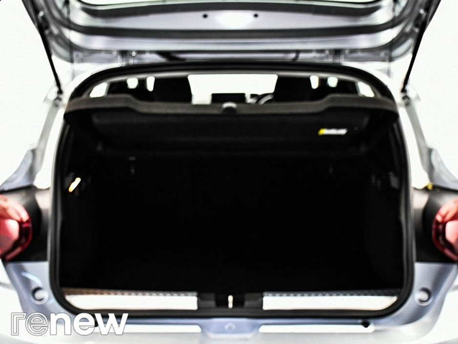 2022 Dacia Sandero Stepway - image 12