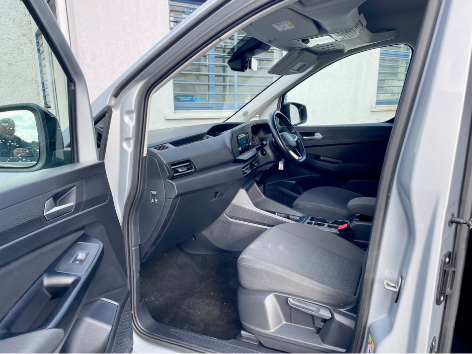 2023 Volkswagen Caddy Maxi Life LIFE 2.0TDI 122BHP A7F 5DR DSG AUTO 7 SEAT €36,950