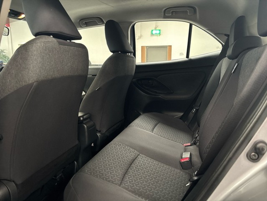 2022 Toyota Yaris Cross - image 7