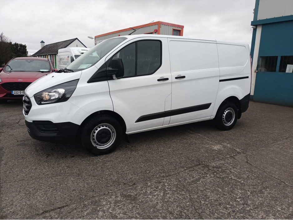 2021 Ford Transit Custom - image 4
