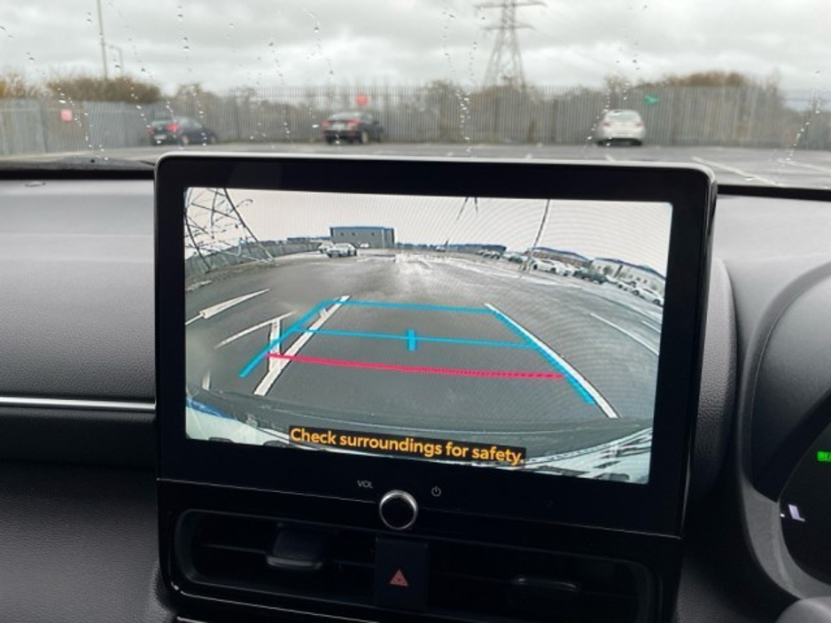 2025 Toyota Yaris Cross - image 13