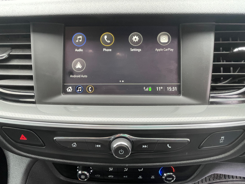 2021 Opel Insignia - image 7