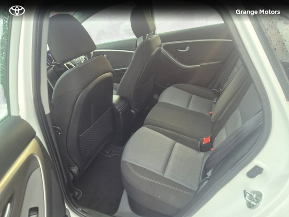 2016 Hyundai i30 1.6 CRDI DELUXE 5DR €11,950