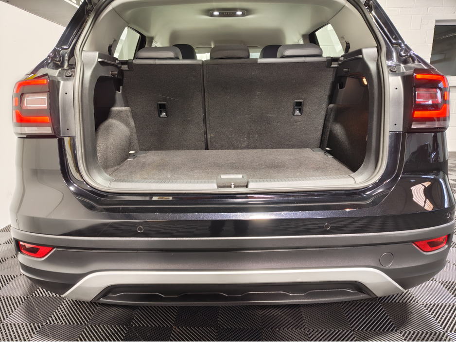 2023 Volkswagen T-Cross - image 8
