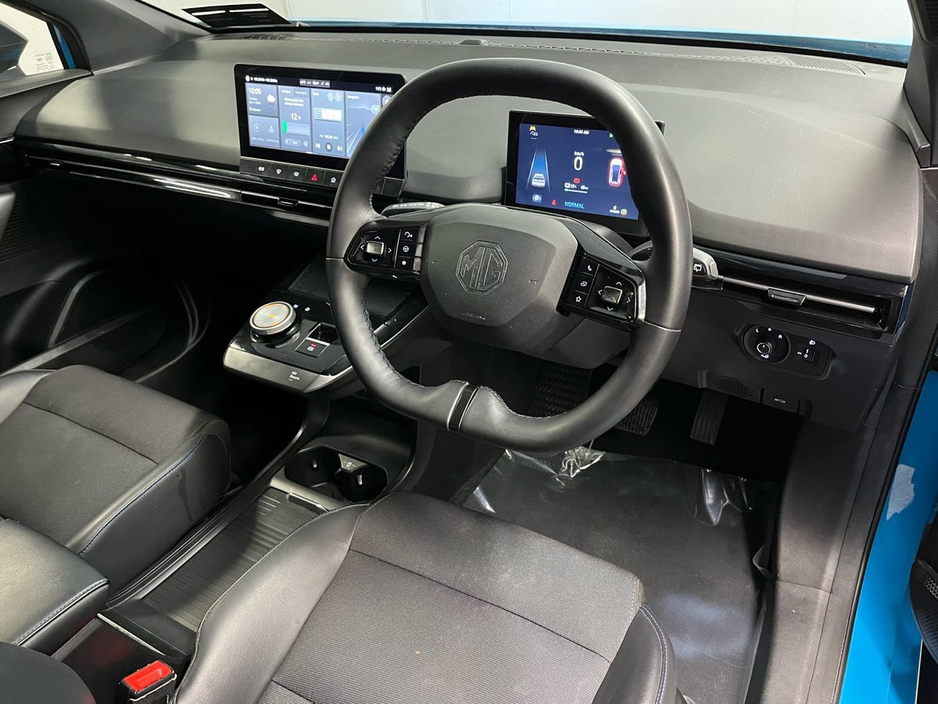 2023 MG 4 Trophy 64kWh Long Range 203PS - Reversing Camera - Sat Nav - Climate Control - Heated Seats - Keyless Start - Apple CarPlay/Android Auto €21,650