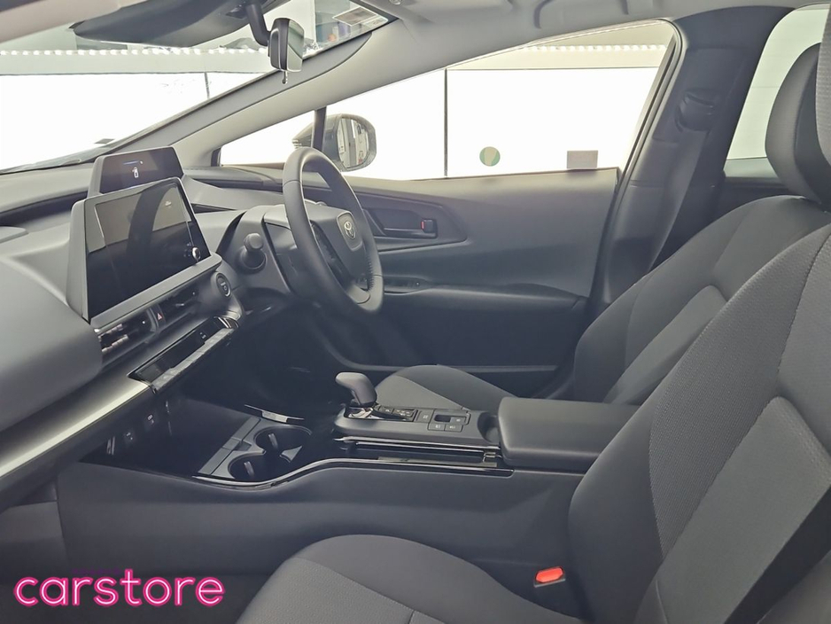 2024 Toyota Prius - image 12