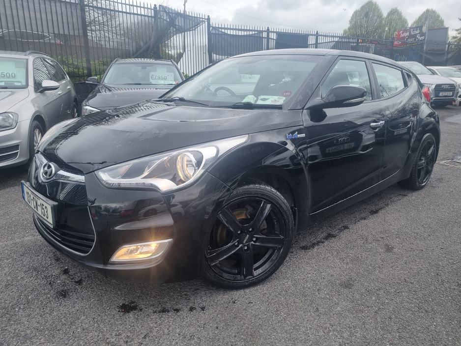 2013 Hyundai Veloster - image 4