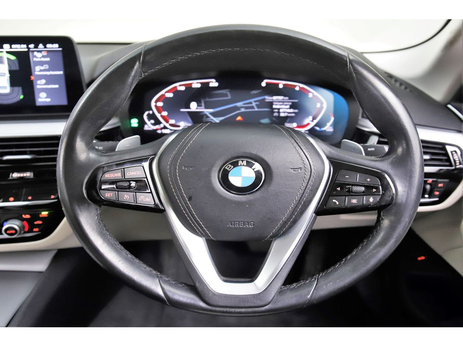 2021 BMW 5 Series - image 14