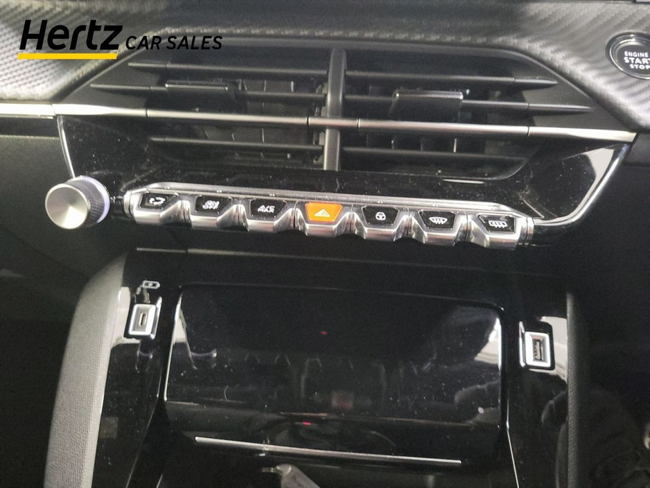 2023 Peugeot 2008 - image 21