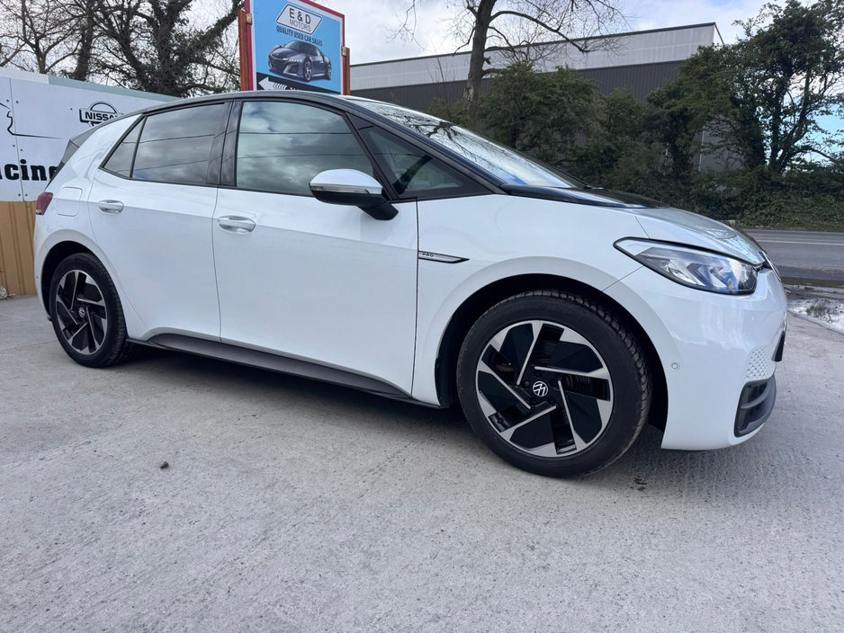 2023 Volkswagen ID.3 - image 10