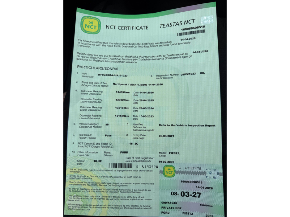 2009 Ford Fiesta - image 12