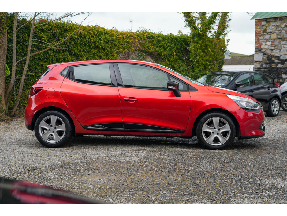 2016 Renault Clio - image 11