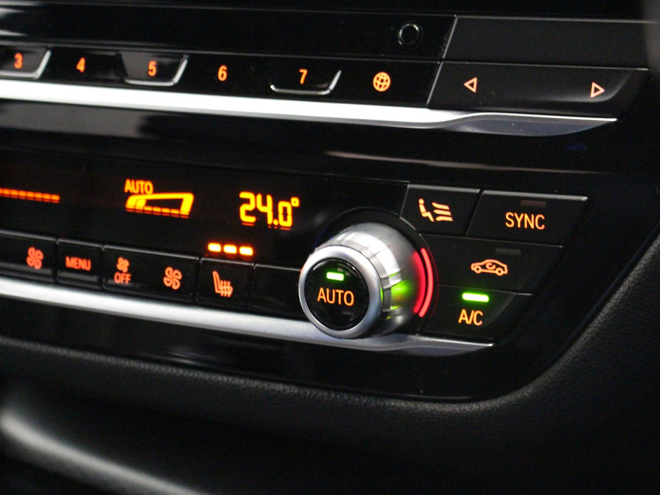 2021 BMW 5 Series - image 17