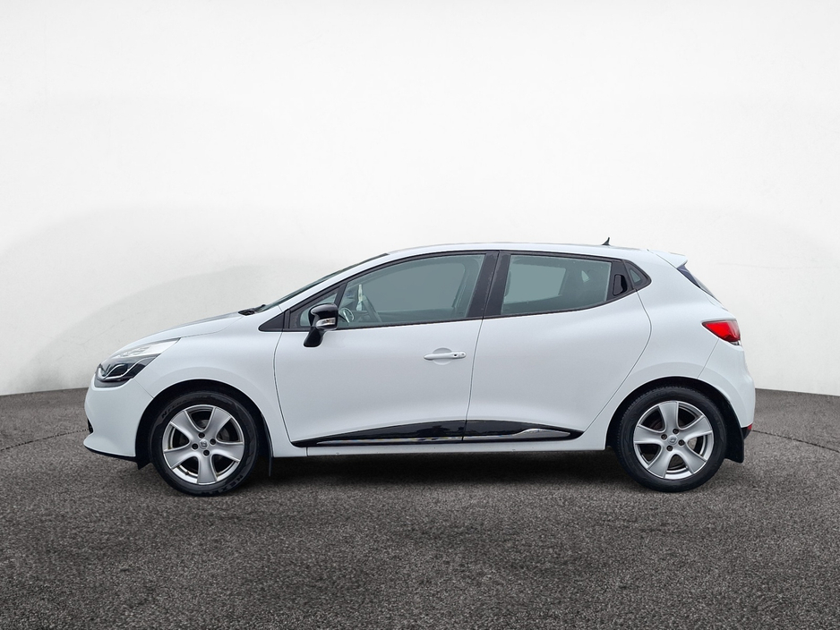 2016 Renault Clio - image 3