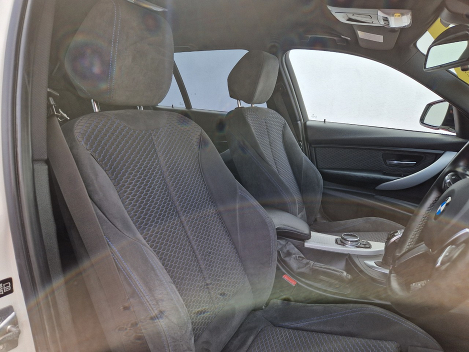 2014 BMW 3 Series - image 27