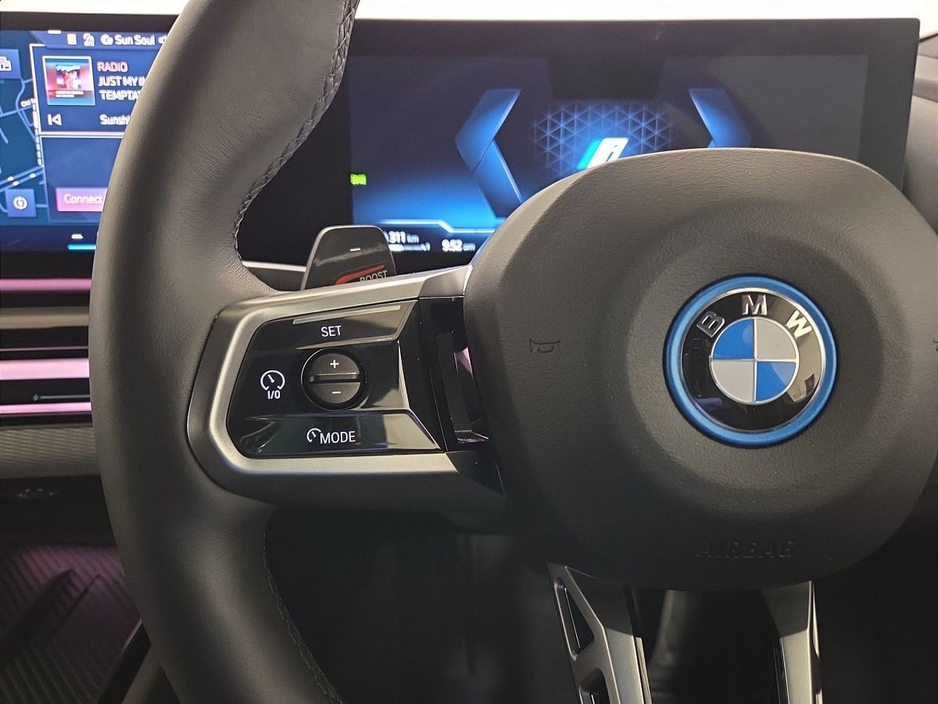 2025 BMW 5 Series - image 17