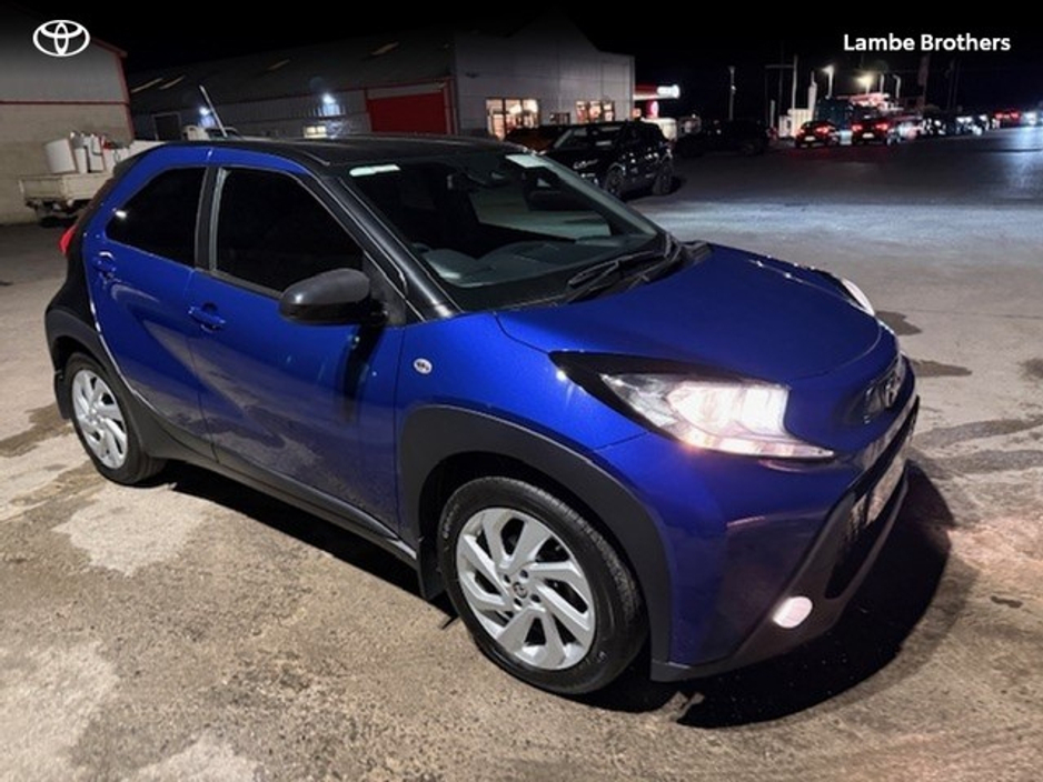 2022 Toyota Aygo - image 5