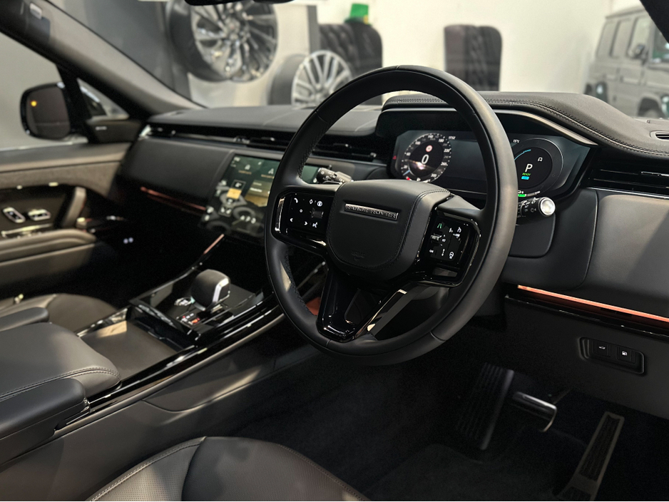 2026 Land Rover Range Rover Sport - image 13