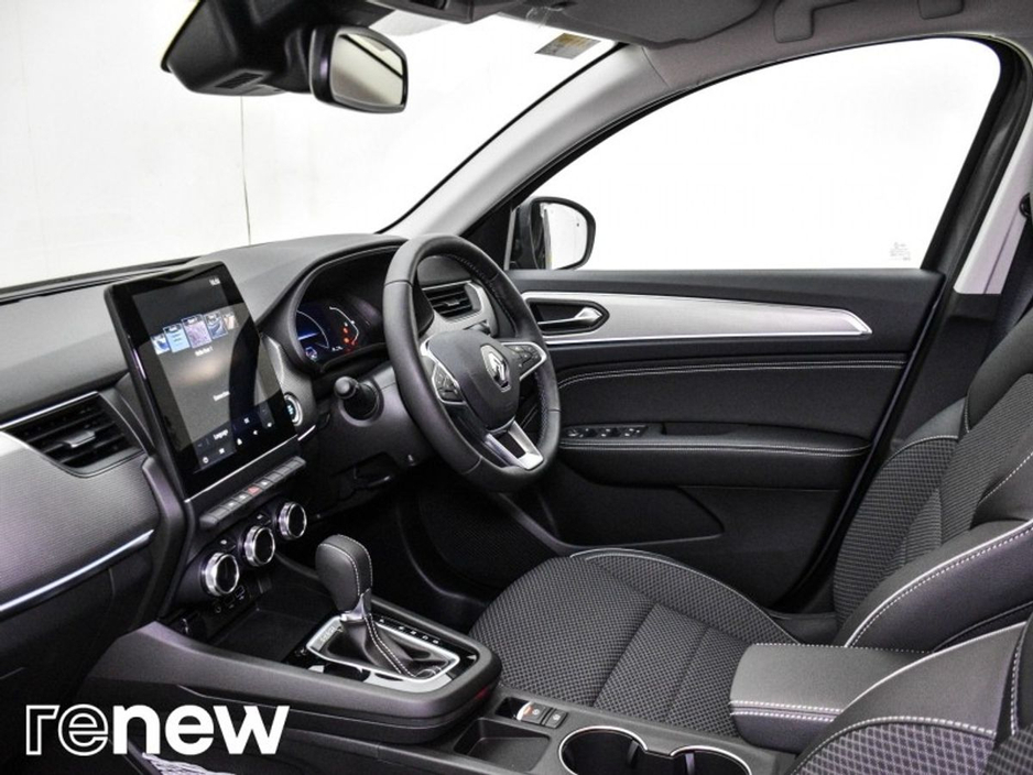 2025 Renault Arkana - image 5