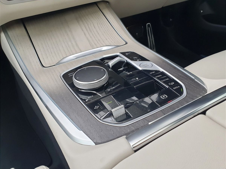 2026 BMW X5 - image 10