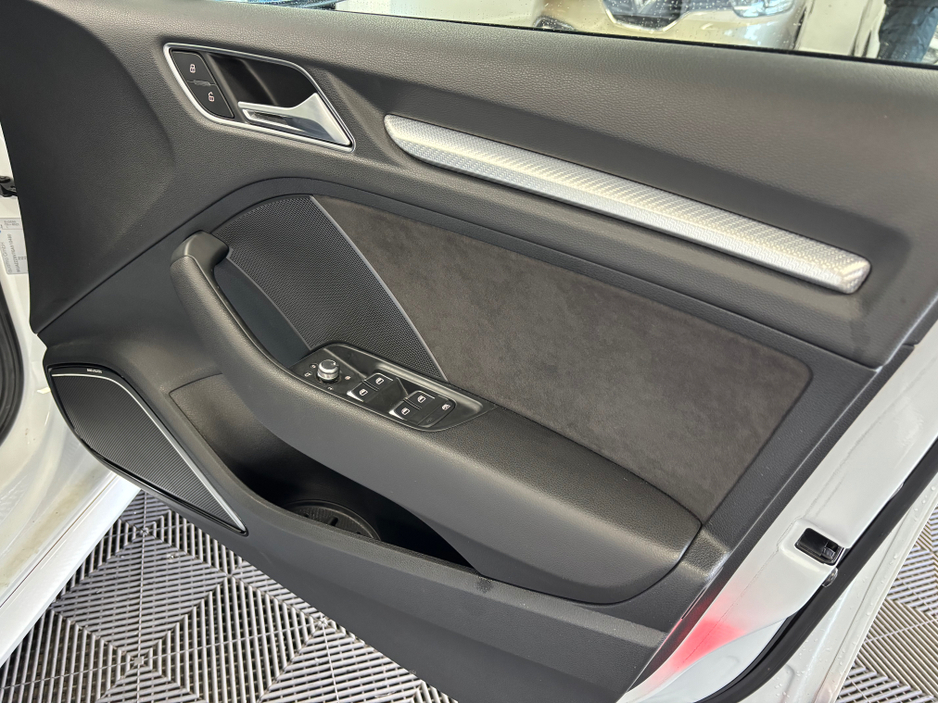 2016 Audi RS3 - image 8