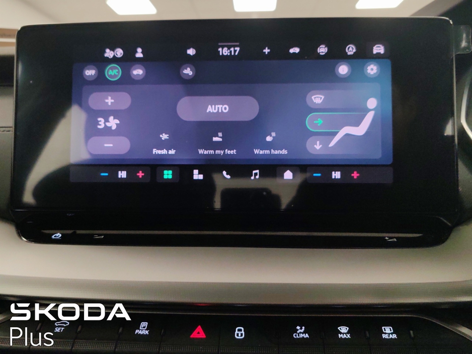 2025 Skoda Octavia - image 30