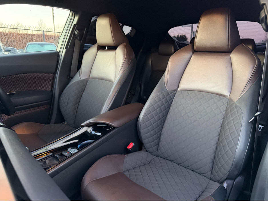 2017 Toyota C-HR (171) 1.8 HYBRID SPORT AUTO €19,450