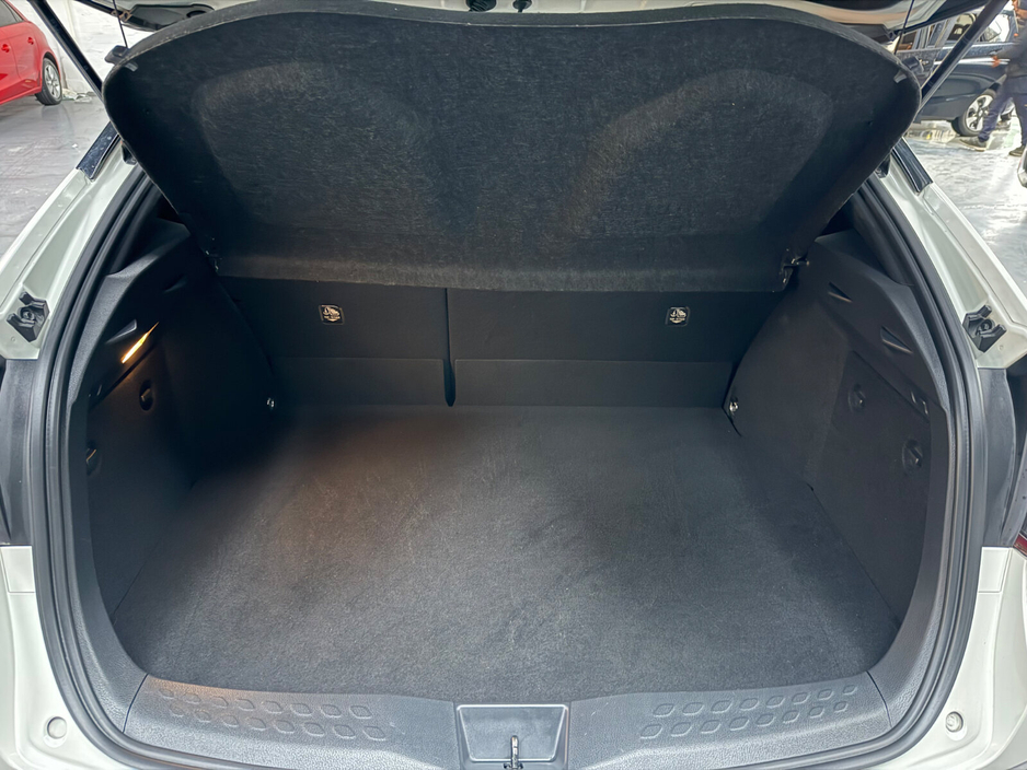 2018 Toyota C-HR 1.8 HYBRID LUNA €19,790