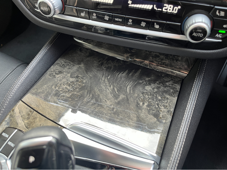 2018 BMW 5 Series - image 23