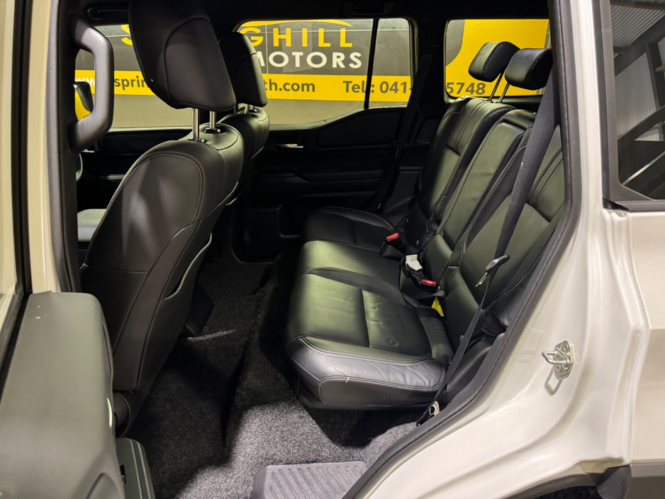 2025 Toyota Landcruiser - image 11