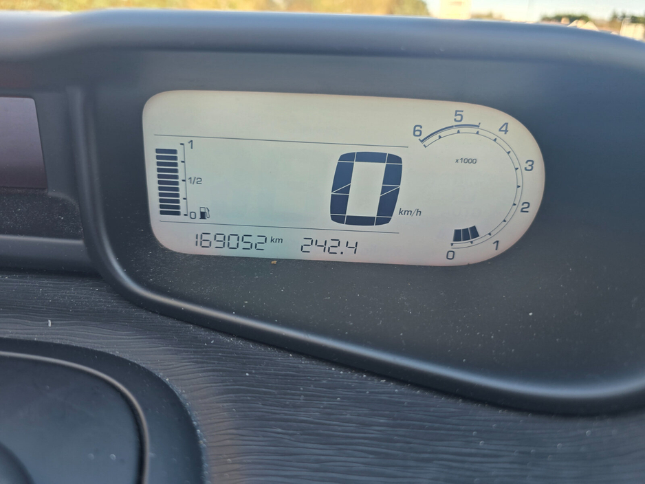 2010 Citroen C3 - image 10