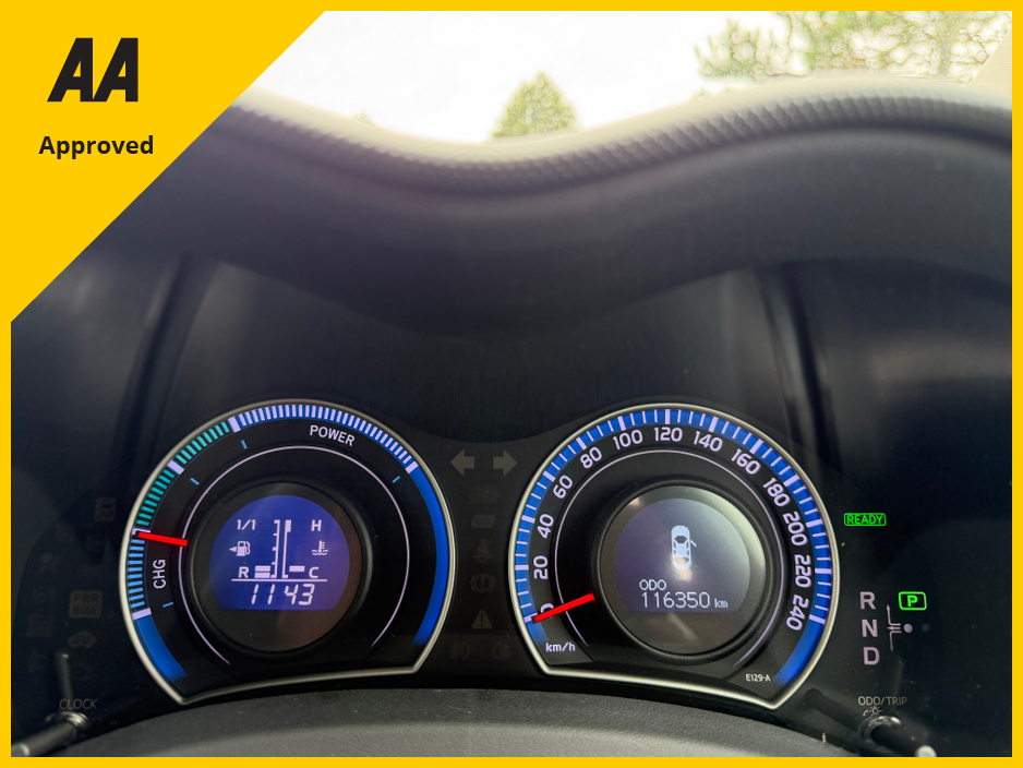 2012 Toyota Auris - image 15