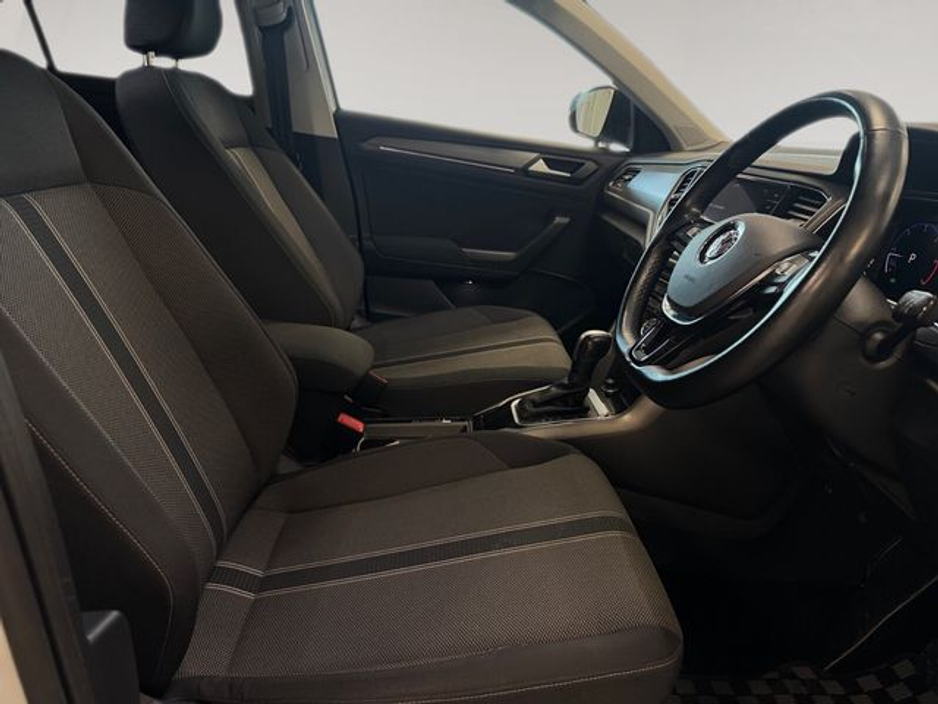 2020 Volkswagen T-Roc - image 11