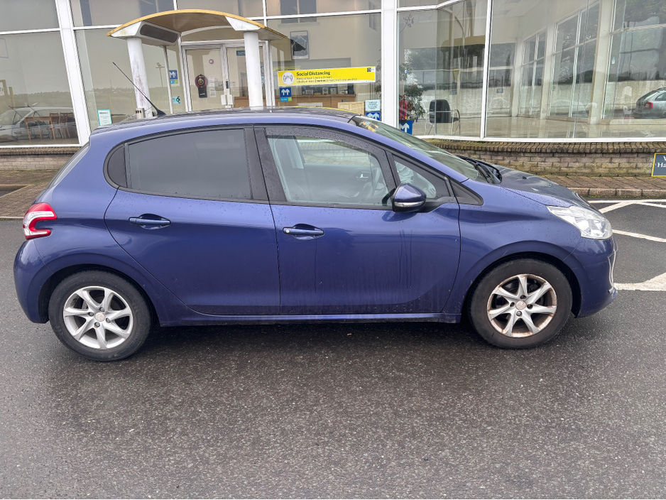2013 Peugeot 208 ACTIVE 1.0 4DR €5,000