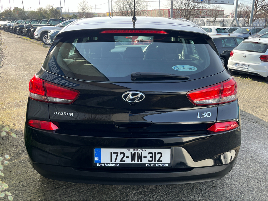 2017 Hyundai i30 - image 7
