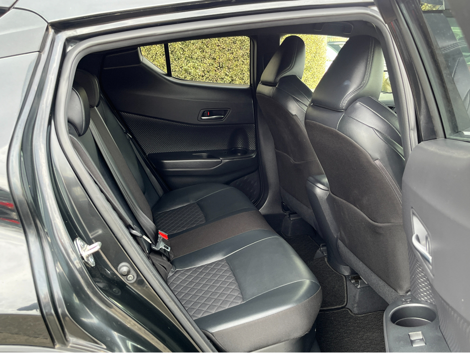 2021 Toyota C-HR - image 8