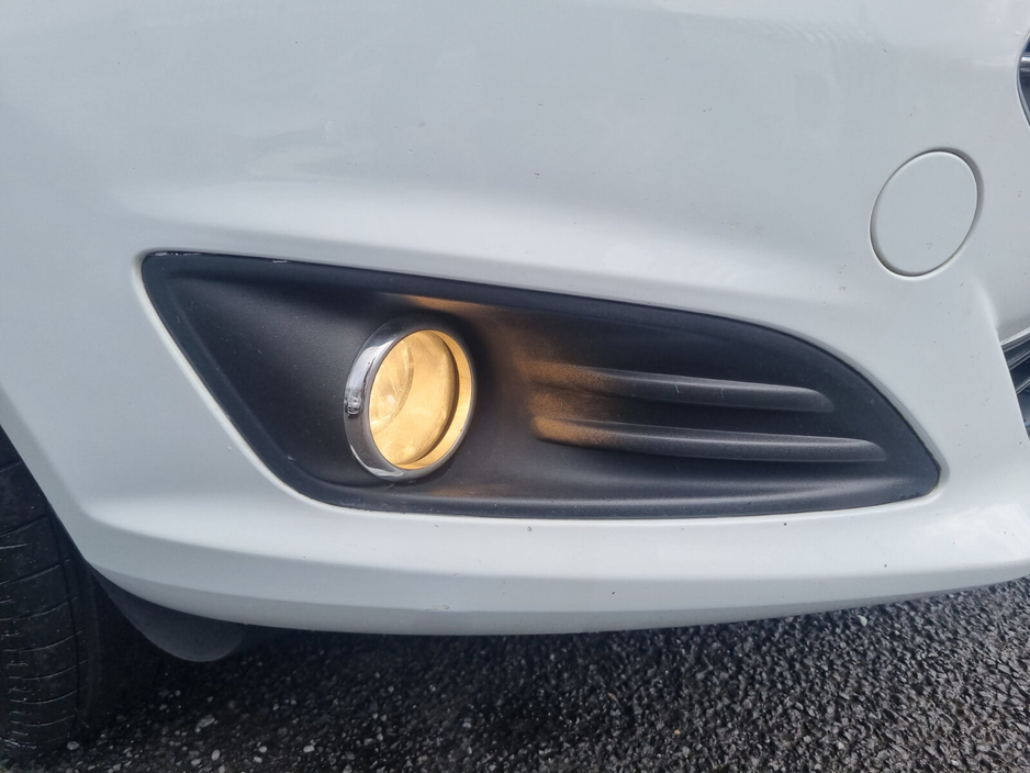 2015 Ford Fiesta - image 11