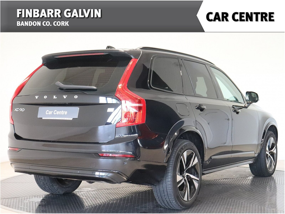 2022 Volvo XC90 - image 7