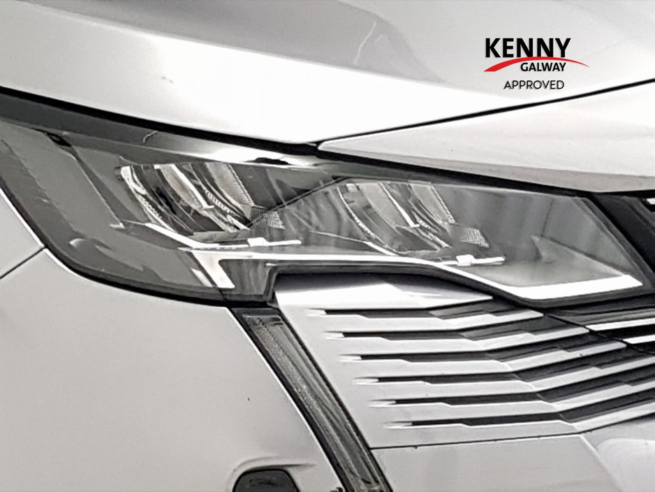 2022 Peugeot 5008 - image 18