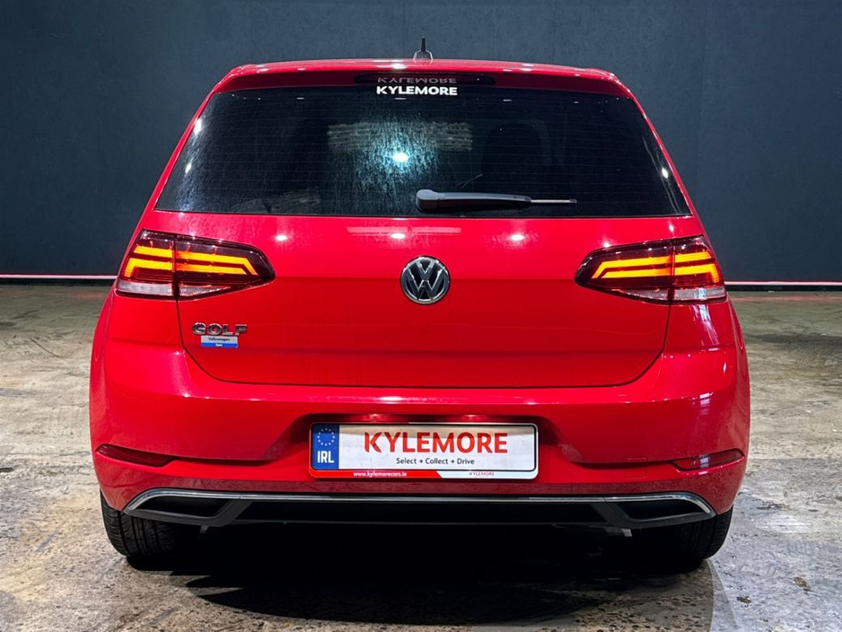 2018 Volkswagen Golf - image 4