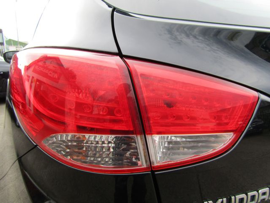 2013 Hyundai ix35 - image 11