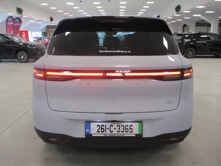 2026 Leapmotor B10 - image 6
