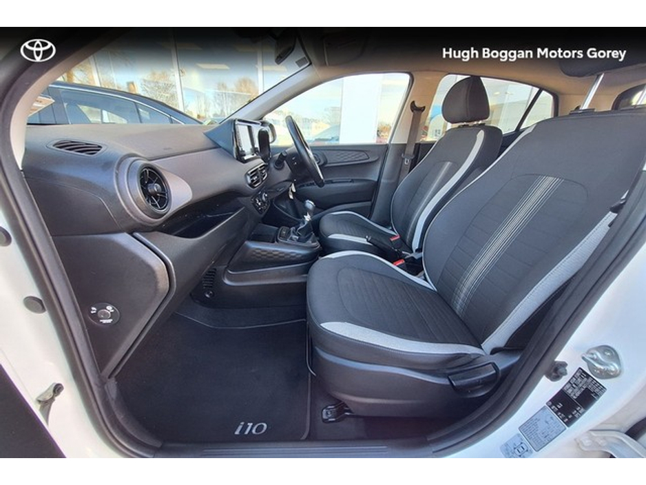 2022 Hyundai i10 - image 6