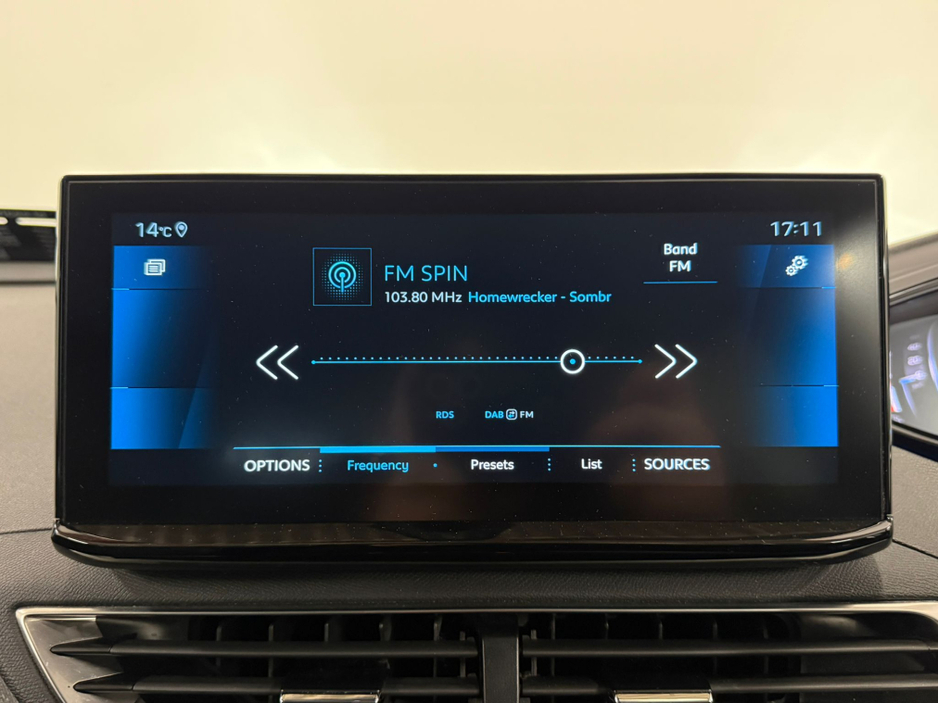 2022 Peugeot 5008 - image 24