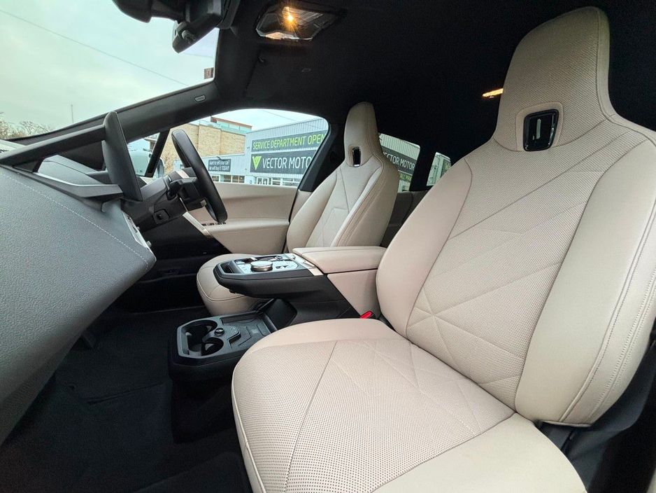 2023 BMW iX XD40 M SPORT €49,995