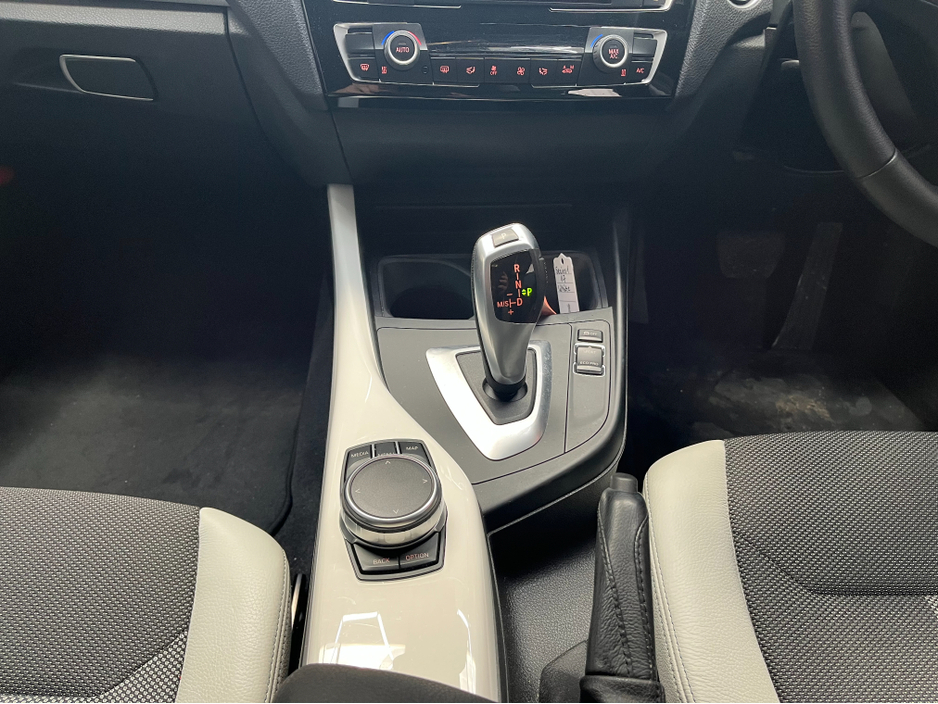 2017 BMW 1 Series - image 15